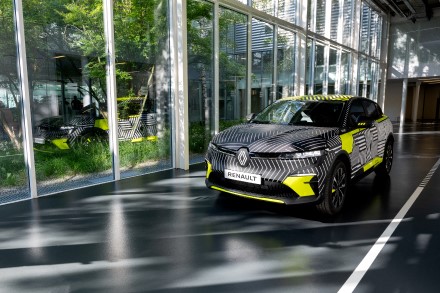 Nuo „Megane eVision“ iki naujo elektrinio „Megane E-Tech“ modelio