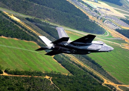 F-35 skrydis © wikimedia.org