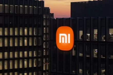 Išmaniųjų telefonų pasaulis verčiasi aukštyn kojomis: pasveikinkite naująjį jo karalių – „Xiaomi“