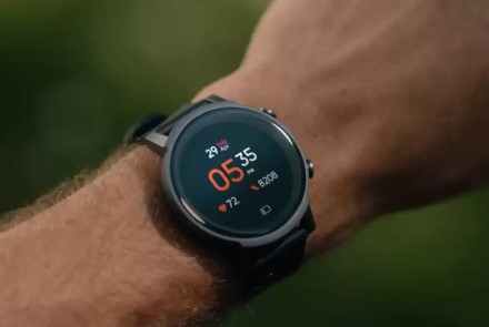 „Google“: naujosios „Wear OS 3“ funkcijos pasieks ir senesnius įrenginius