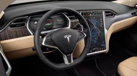 Elektromobilių bumas tęsiasi: „Tesla“ užfiksavo rekordinius rezultatus, kurių pavydi daugelis