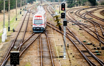 Pasirašyta pagrindinės geležinkelio arterijos elektrifikacijos finansavimo sutartis