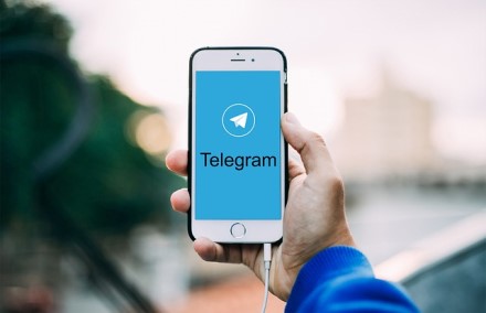 Internetas karo Ukrainoje metu: „Telegram“ naudojasi 9 kartus daugiau, kelionių programėlės – krito