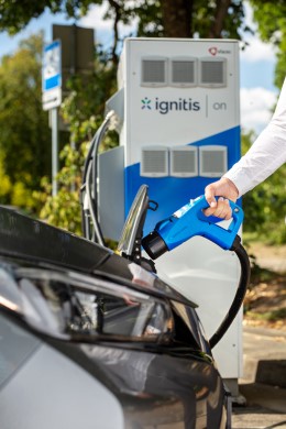 „Ignitis“ plečia elektromobilių įkrovimo tinklą: daugiau stotelių Vilniuje