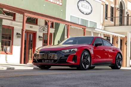 „Audi e-tron GT“ – vienas iš 2022 m. Pasaulio metų automobilio apdovanojimų laimėtojų