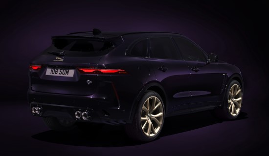 „Jaguar“ pristatė riboto leidimo „F-Pace SVR Edition 1988“ visureigį: į kelius išriedės tik 394 automobiliai