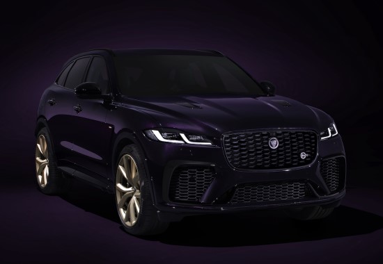 „Jaguar“ pristatė riboto leidimo „F-Pace SVR Edition 1988“ visureigį: į kelius išriedės tik 394 automobiliai