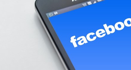 Zuckerbergas įspėja nedaryti „Facebook“ pokalbių ekrano kopijų