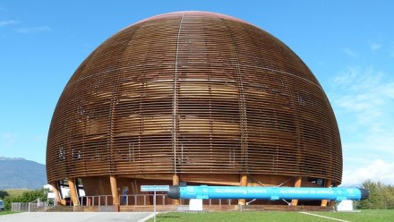 CERN gali uždaryti LHC greitintuvą dėl katastrofiškos situacijos Europoje