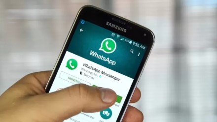 Itin populiari susirašinėjimų programėlė „WhatsApp“ senų telefonų turėtojams taps neprieinama