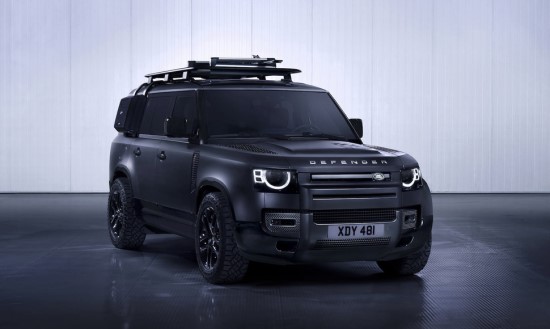 „Land Rover“ pristatė naująsias „Defender“ versijas