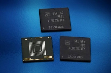 JAV leidžia „Samsung“ ir TSMC išlaikyti pažangiausias lustų gamybą Kinijoje