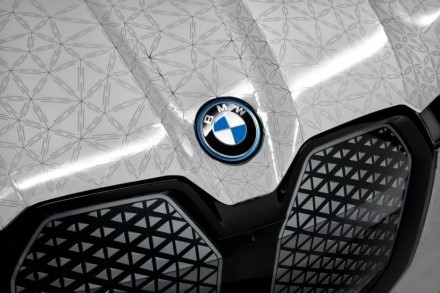 BMW drebina automobilių rinką: statys įspūdingą gamyklą