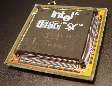 Dabartiniais matais „Intel 80486SX„ CPU, aišku, nieko įspūdingo, tačiau tokio lygio algoritmą nuo tuščio lapo sukurti per 5 valandas – neįsivaizduojama © Sergei Frolov CC-BY-SA-2.5.