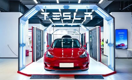 JAV elektromobilių rinkoje – visiškas „Tesla“ dominavimas