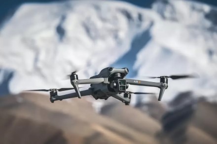 DJI pristato naująjį „Air 3“ droną: dar galingesnis įrankis filmuojant ar fotografuojant