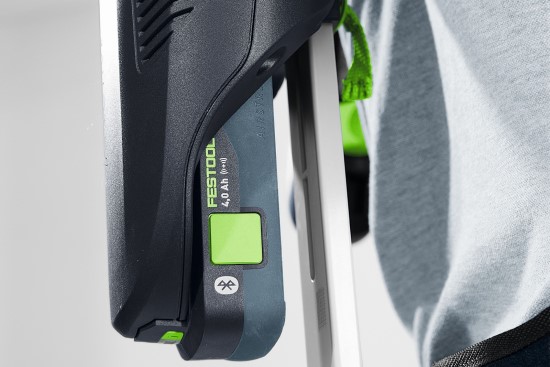 „ExoActive“ yra maitinamas tos pačios rūšies „Festool“ 18 V akumuliatoriaus, kuris yra naudojamas kitiems „Festool“ 18 V sistemos įrankiams. UAB „Festool LT“ iliustr.