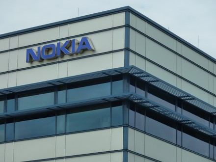 Griebiasi sunkių sprendimų: „Nokia“ atleis iki 14 tūkst. darbuotojų