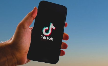 Trumpais vaizdo įrašais išpopuliarėjęs „TikTok“ keičiasi: štai ką matysite dabar