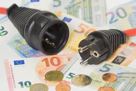 Namų ūkio vartotojai ir mažosios įmonės energijos tiekimo sutartį nutraukti gali be jokio mokesčio