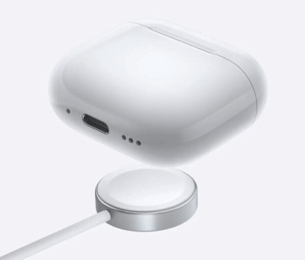 „Apple“ pristatė „AirPods 4“ ir antros kartos „AirPods Max“ ausines