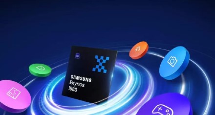 „Samsung“ pristatė vidutinės klasės „Exynos 1580“ mikroschemų rinkinį