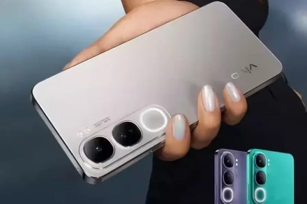 Pristatytas naujasis „Vivo Y300“ išmanusis telefonas su „Qualcomm“ procesoriumi