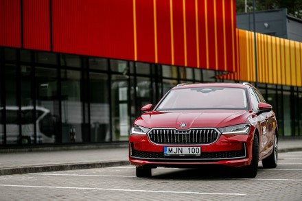 „Škoda Superb“. Pranešimo autorių nuotr.