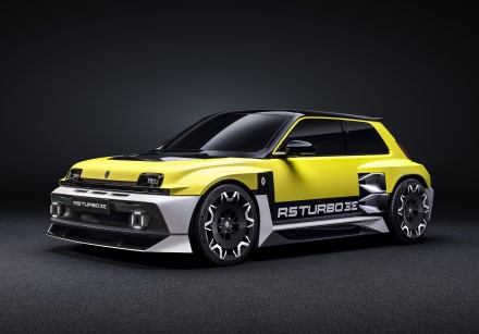 Pademonstruota atgimstanti legenda – „Renault 5 Turbo 3E“