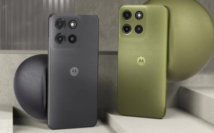 „Motorola“ pristatė du „Moto G15“ serijos išmaniuosius telefonus