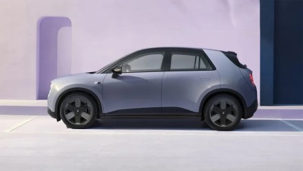 „Nio“ pristato pigiausią savo sukurtą elektrinį automobilį, kuris pažymėtas naujuoju „Firefly“ prekiniu ženklu