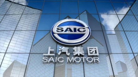 Dvi Kinijos milžinės suvienijo savo jėgas: „SAIC Motor“ ir „Huawei“ kurs naują elektrinį visureigį