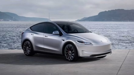 „Tesla“ išgyvena katastrofinį periodą: smuko bendrovės elektromobilių pardavimai Europoje